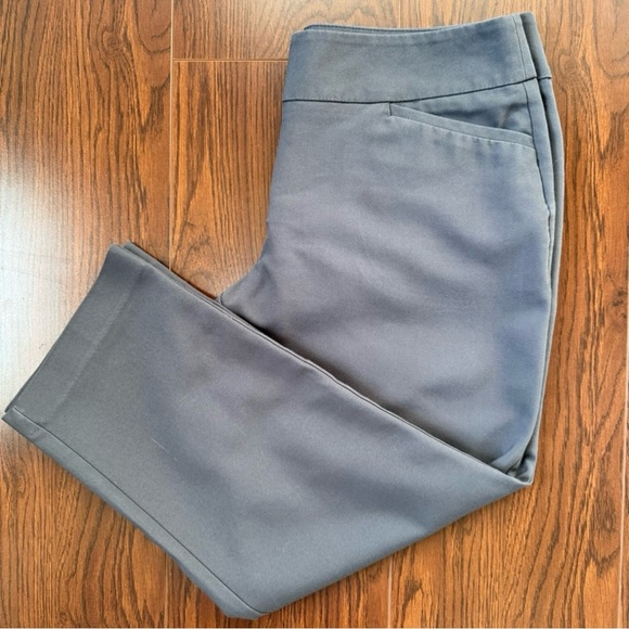 Apt 9 Gray Capris Size 6 Mid Rise Straight Leg Work Office Dress Pants - Picture 3 of 10